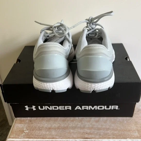 Under Armour women sneaker - Picture 3 of 5